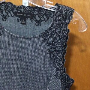 BANANA REPUBLIC - Black/Grey Chevron A Line Dress with Embroidered Lace - SIZE 2